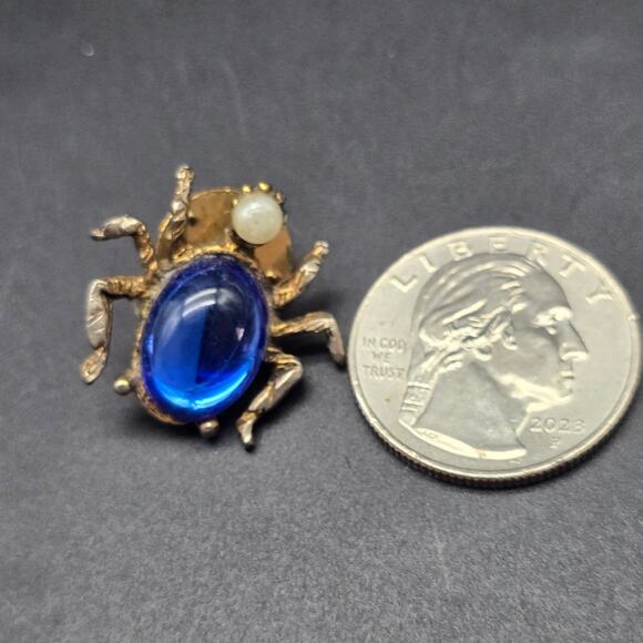 AJC Insect Bug Pin Gold Tone Blue Cabochone Stomach Belly Vintage Jewelry - Picture 5 of 6